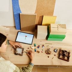 LEGO® Woodland Mansion Fighting Ring