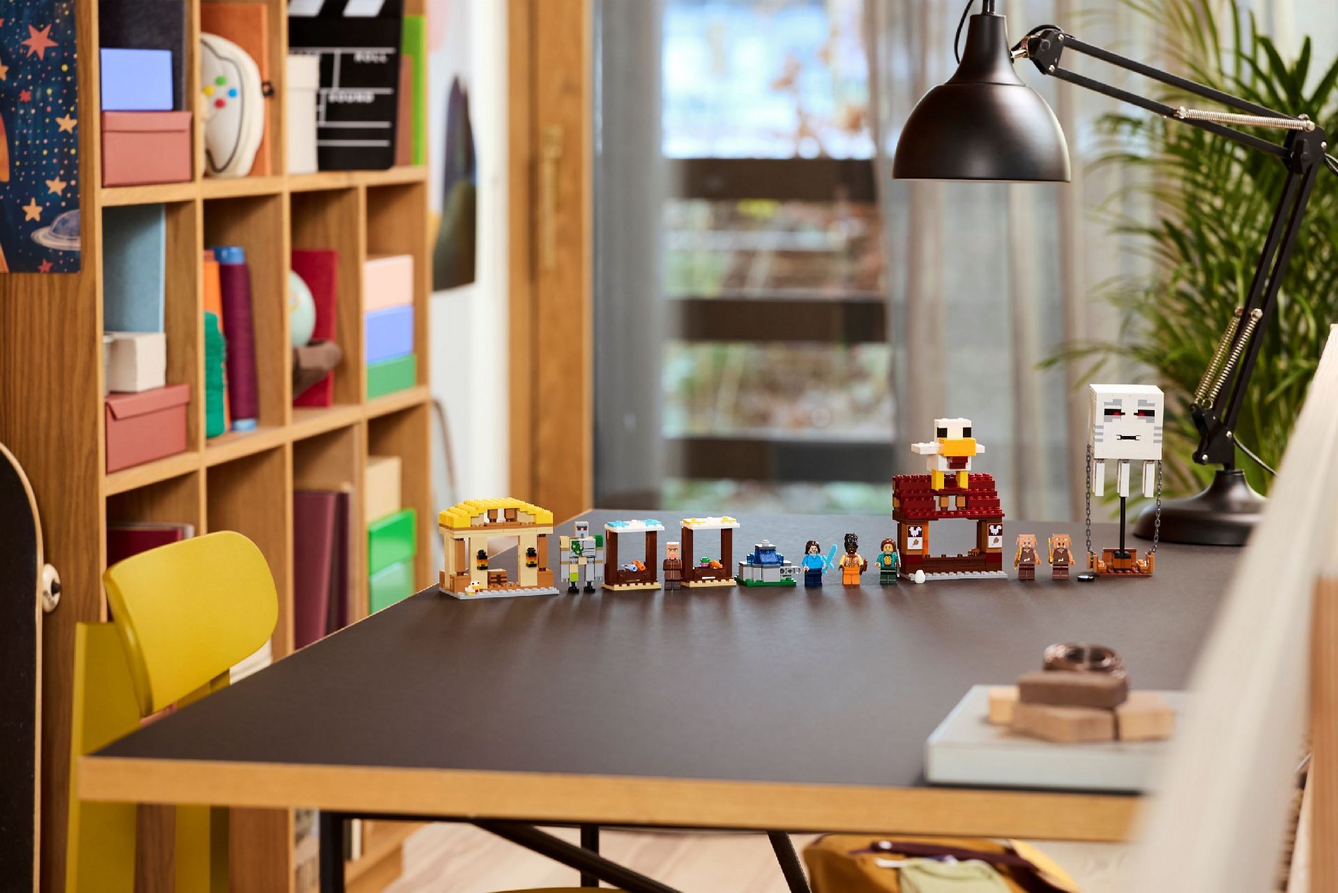 LEGO® The Ghast Balloon Village Attack