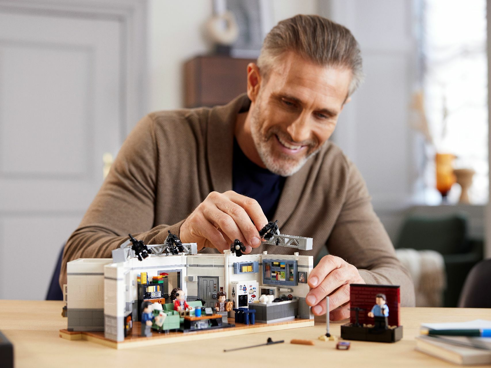 ليغو® أيدياز مجموعة بناء سينفيلد؛ هدية رائعة للراشدين من الماضي