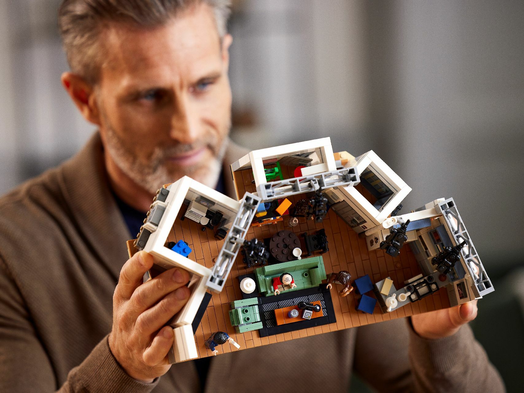 ليغو® أيدياز مجموعة بناء سينفيلد؛ هدية رائعة للراشدين من الماضي