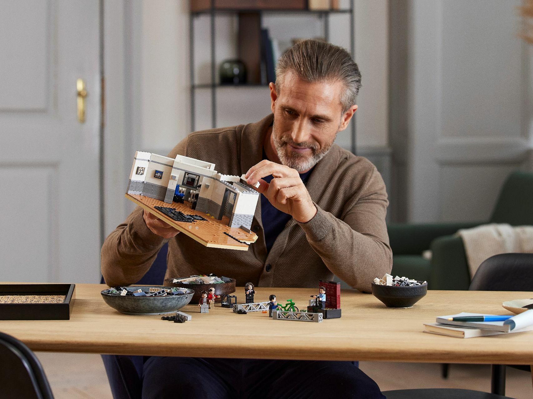 ليغو® أيدياز مجموعة بناء سينفيلد؛ هدية رائعة للراشدين من الماضي