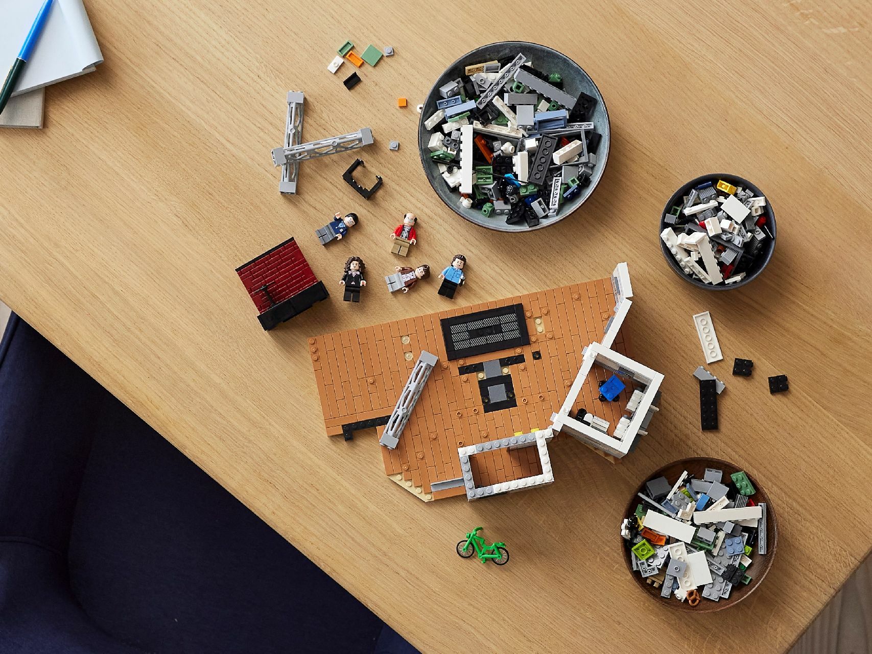 ليغو® أيدياز مجموعة بناء سينفيلد؛ هدية رائعة للراشدين من الماضي