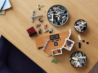 ليغو® أيدياز مجموعة بناء سينفيلد؛ هدية رائعة للراشدين من الماضي