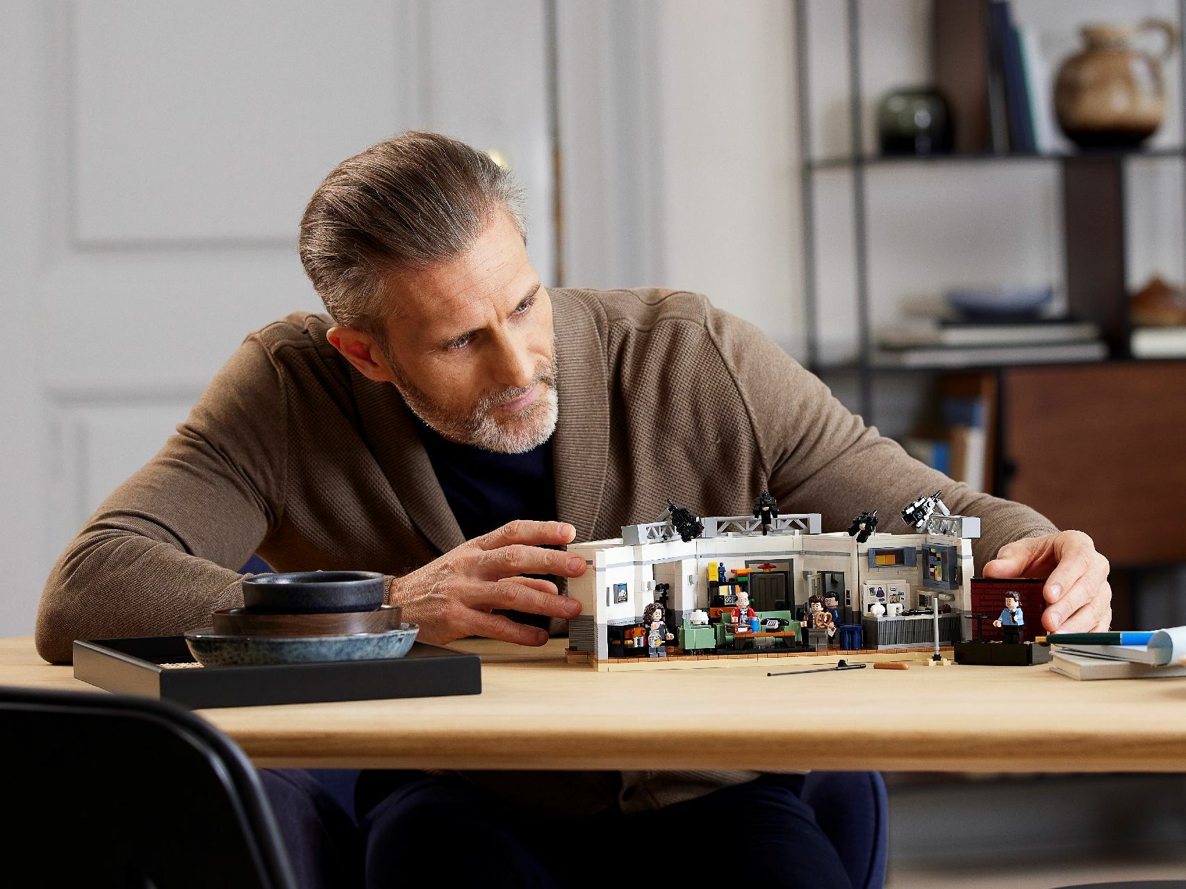 ليغو® أيدياز مجموعة بناء سينفيلد؛ هدية رائعة للراشدين من الماضي