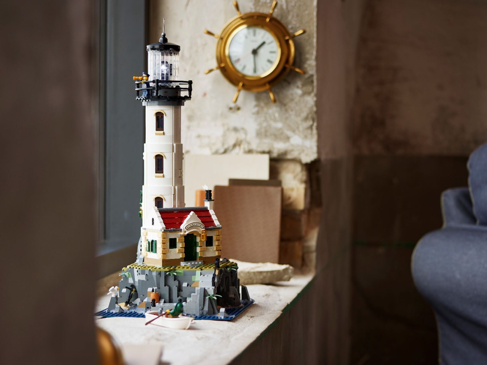 LEGO® Motorized Lighthouse