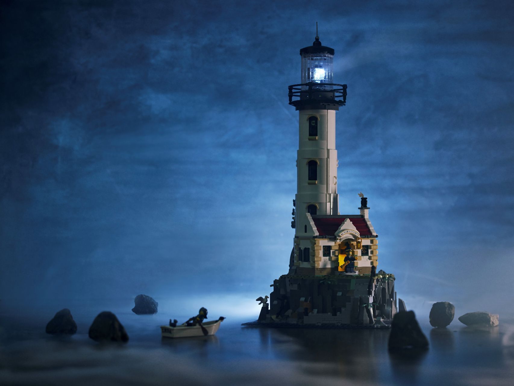 LEGO® Motorized Lighthouse