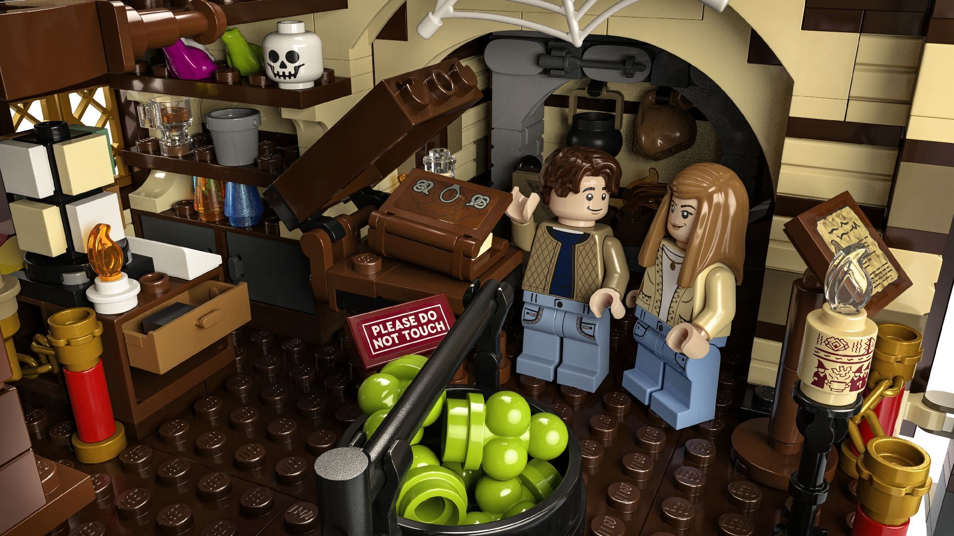 LEGO® Disney Hocus Pocus: The Sanderson Sisters' Cottage