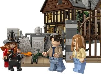 LEGO® Disney Hocus Pocus: The Sanderson Sisters' Cottage