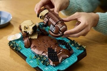 LEGO® Floating Sea Otters