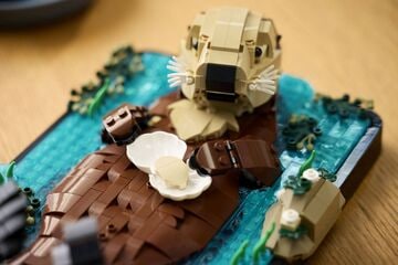 LEGO® Floating Sea Otters
