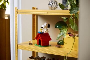 LEGO® Peanuts: Snoopy's Doghouse