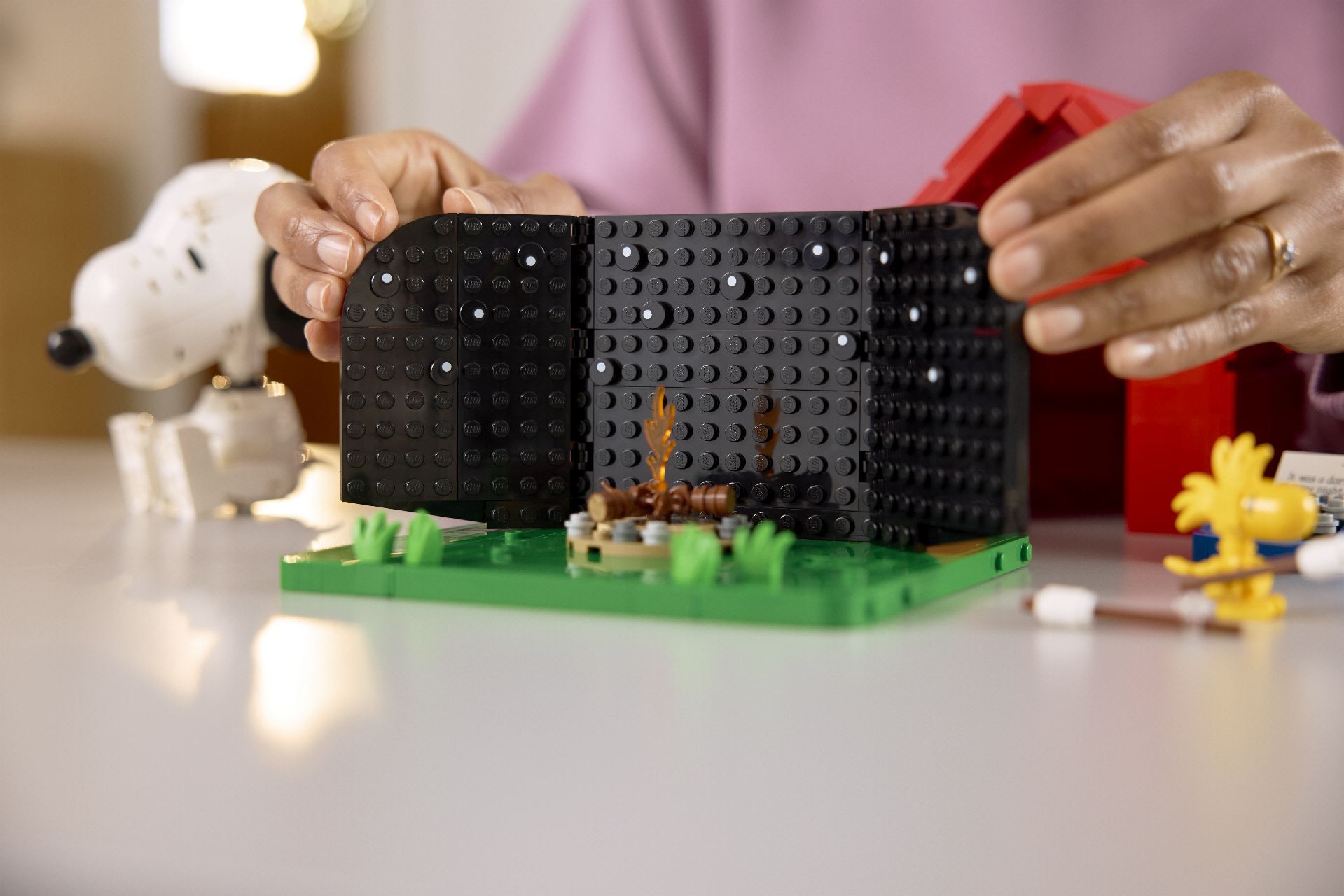 LEGO® Peanuts: Snoopy's Doghouse