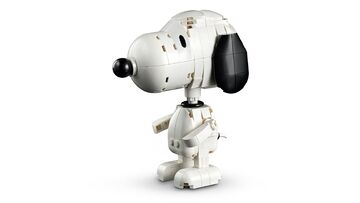 LEGO® Peanuts: Snoopy's Doghouse
