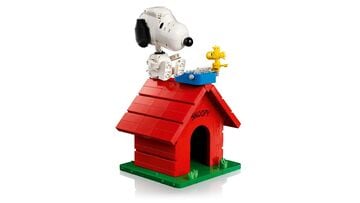 LEGO® Peanuts: Snoopy's Doghouse