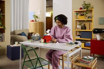 LEGO® Peanuts: Snoopy's Doghouse