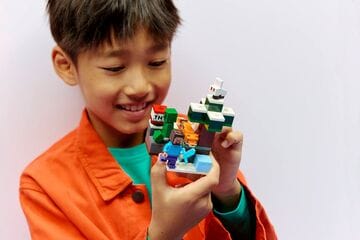 LEGO® Steve's Taiga Adventure