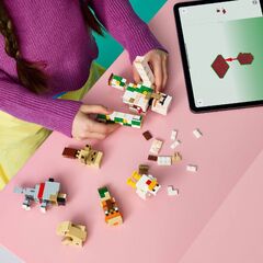 LEGO® Chicken Jockey Desert Attack