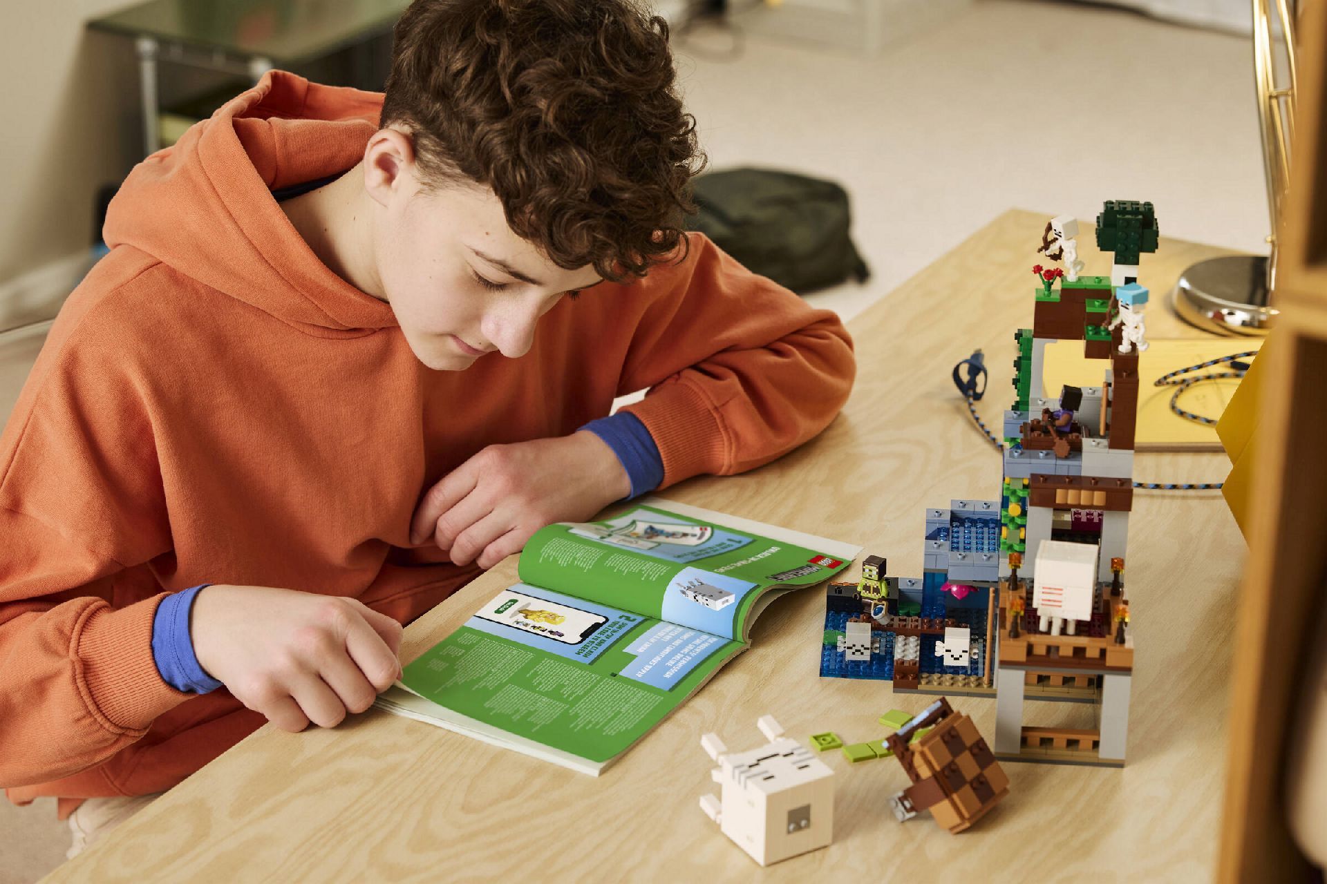 LEGO® Ghast Station