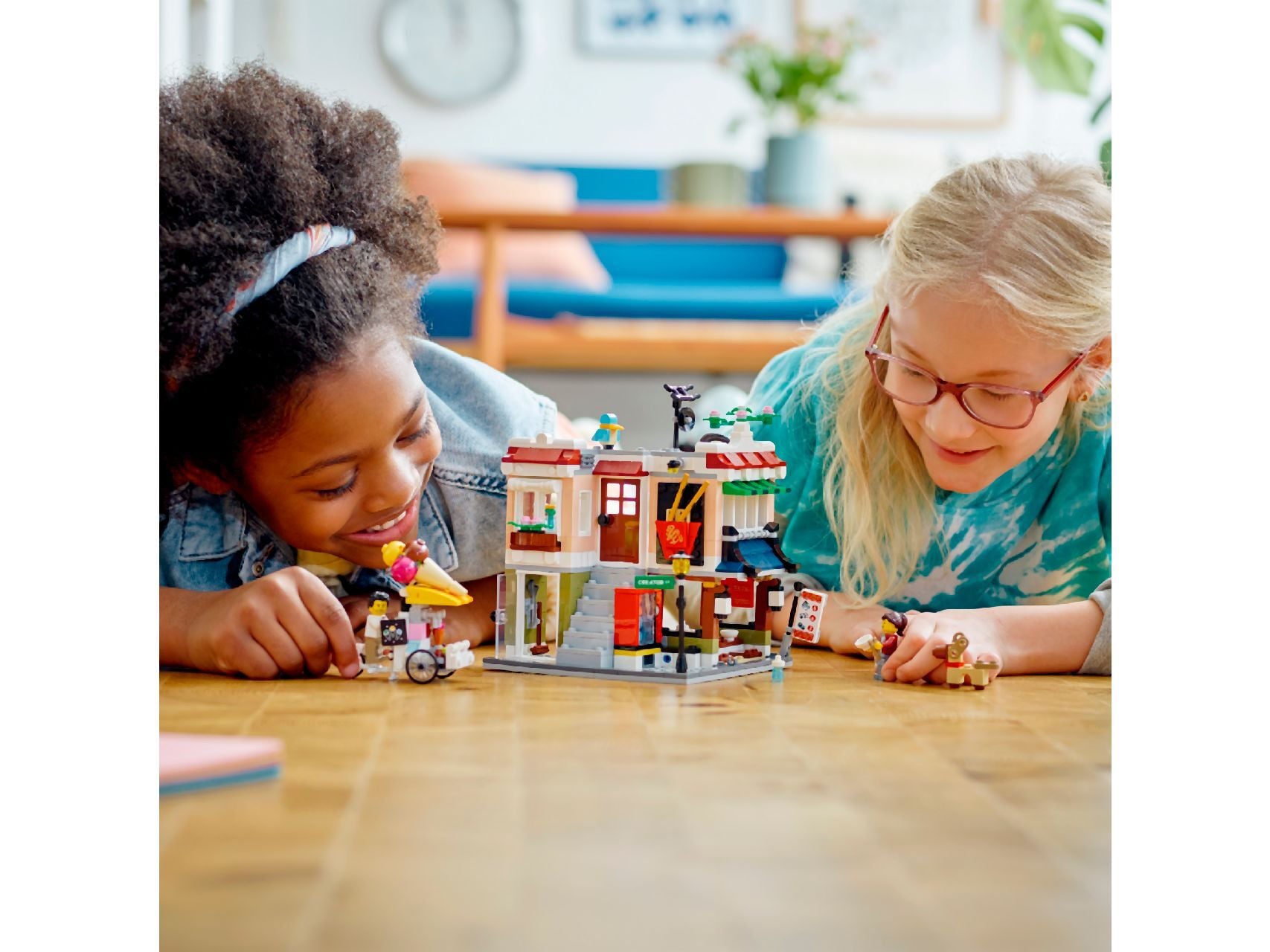 LEGO® Downtown Noodle Shop