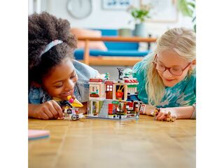 LEGO® Downtown Noodle Shop