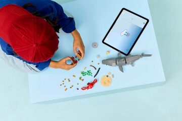LEGO® Fierce Shark with a Treasure Chest