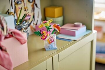 LEGO® Floral Decor Perfume Bottle