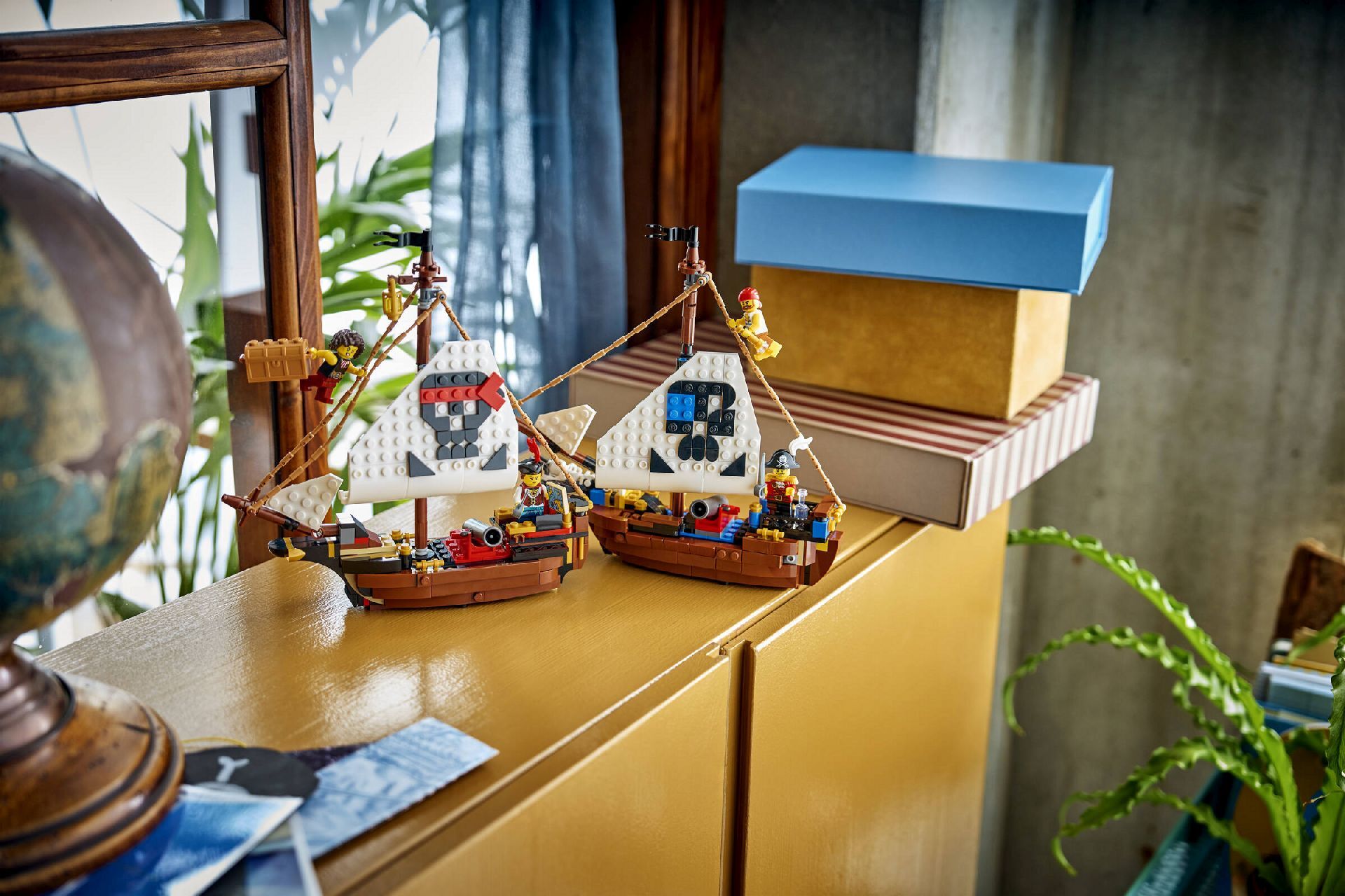 LEGO® Iconic Pirate Ship