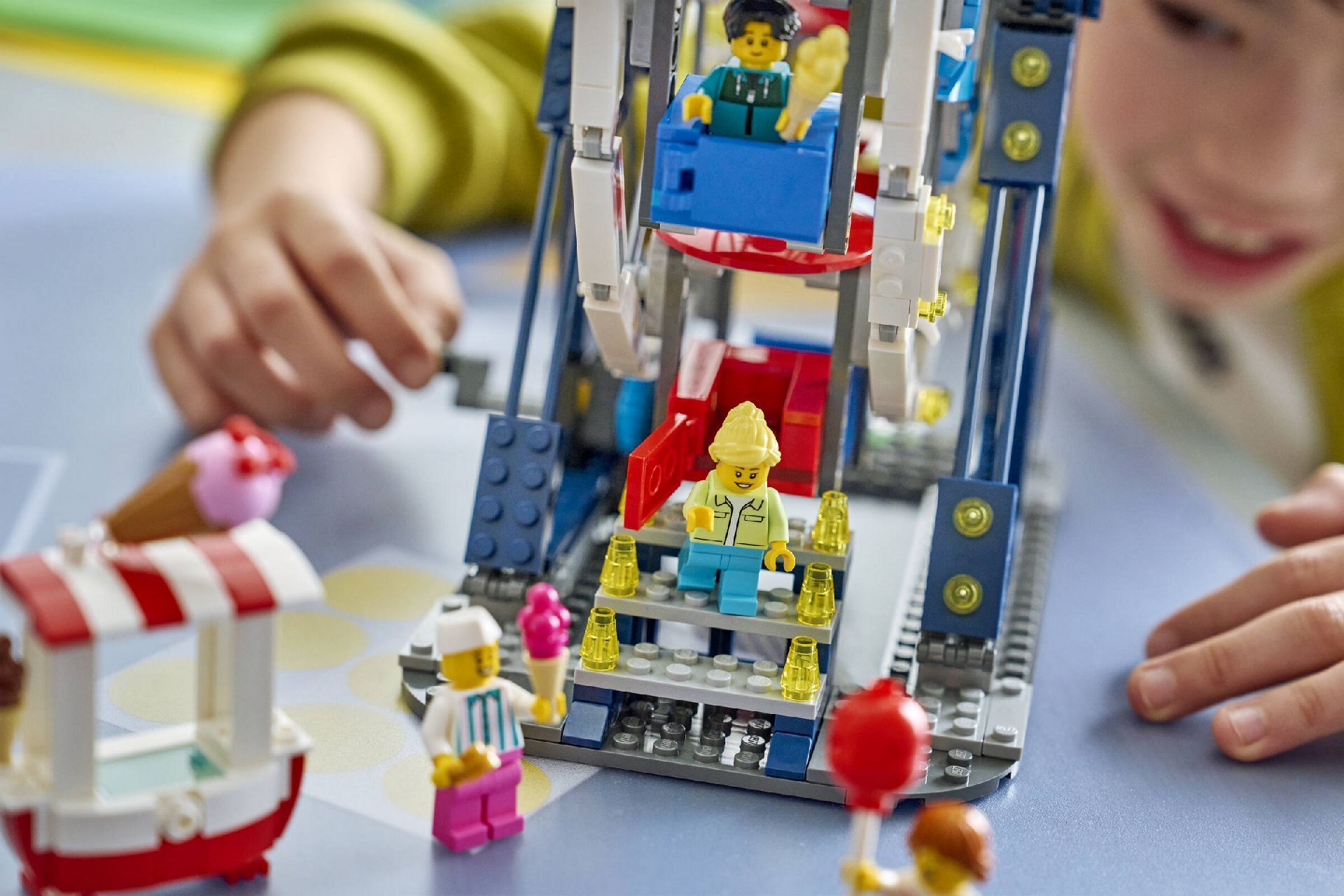 LEGO® Iconic Ferris Wheel