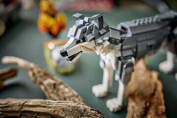 LEGO® Forest Animals: Gray Wolf