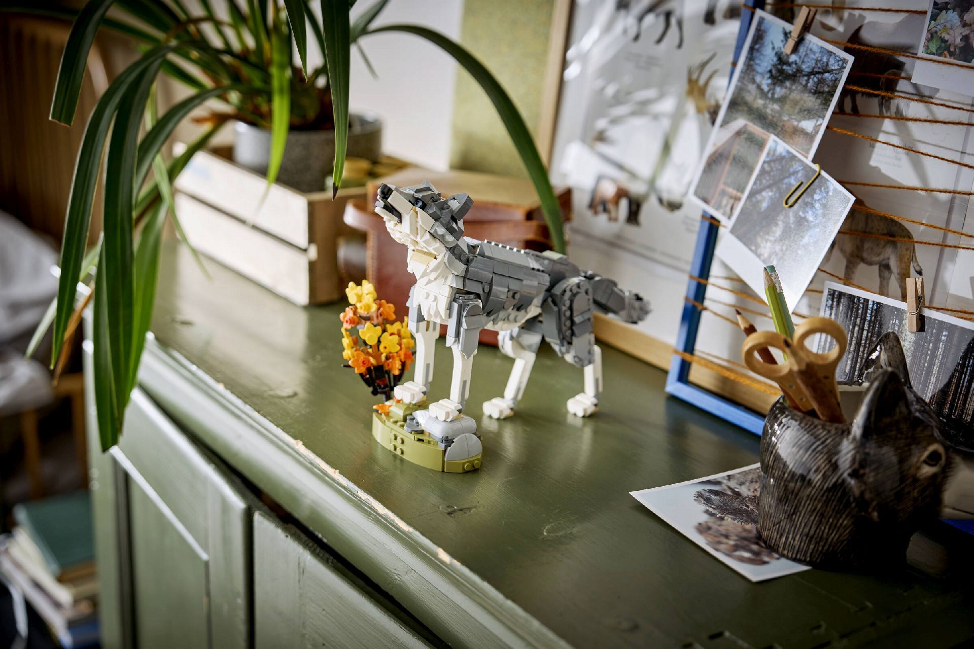 LEGO® Forest Animals: Gray Wolf