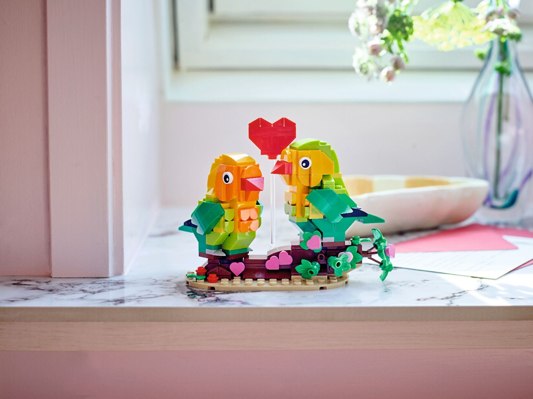 LEGO® Valentine Lovebirds