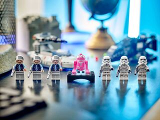 LEGO® Imperial Dropship vs. Rebel Scout Speeder