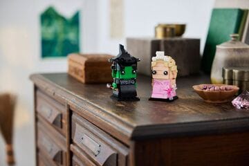 LEGO® Elphaba & Glinda Figures