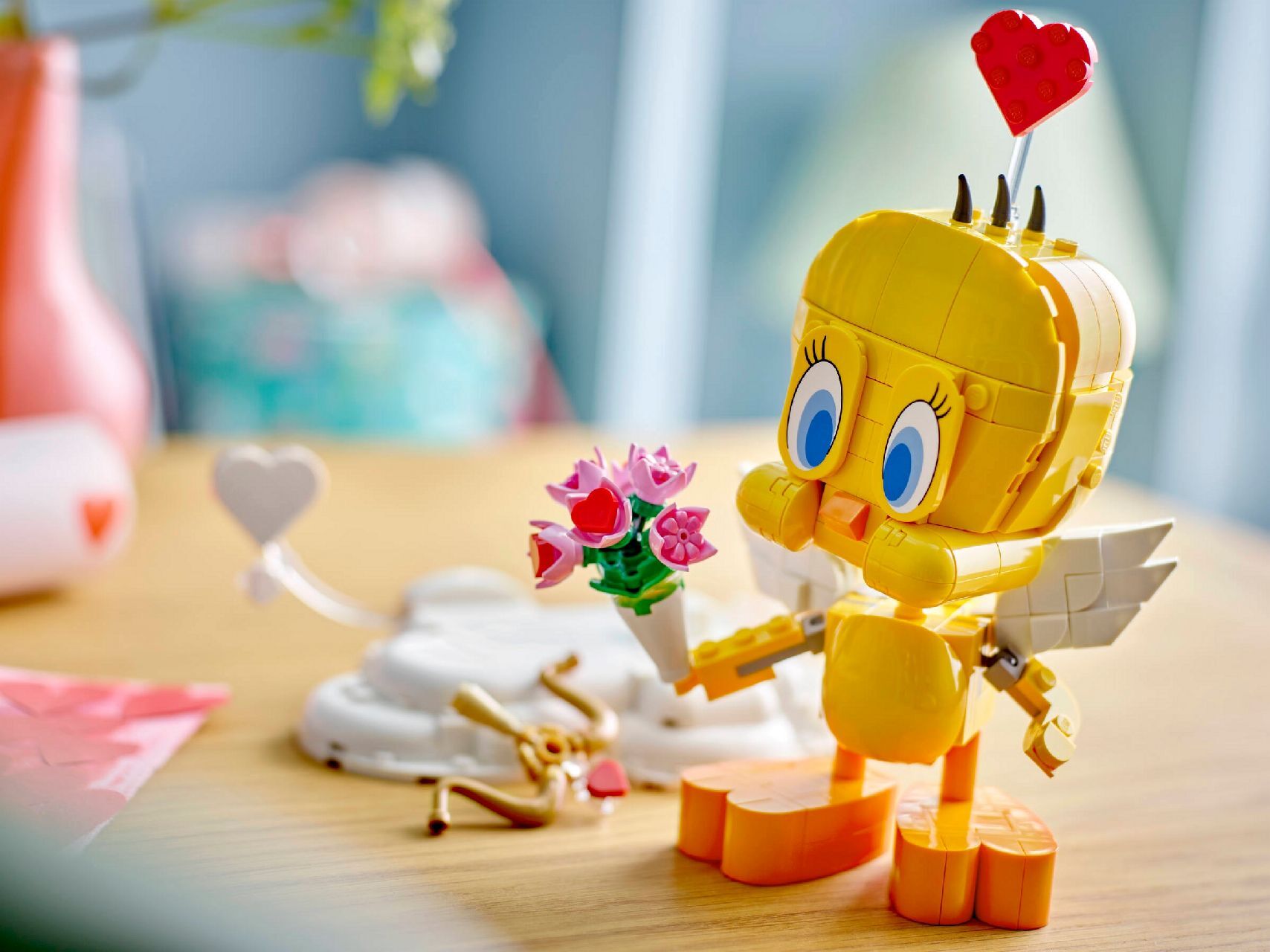 LEGO® Sweetheart Tweety Bird