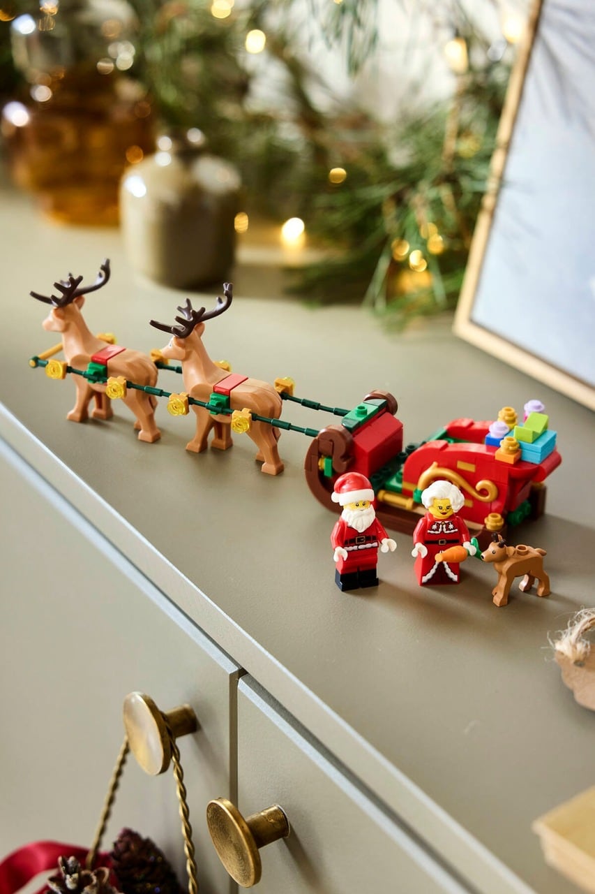 LEGO® Santa's Holiday Sleigh Adventure