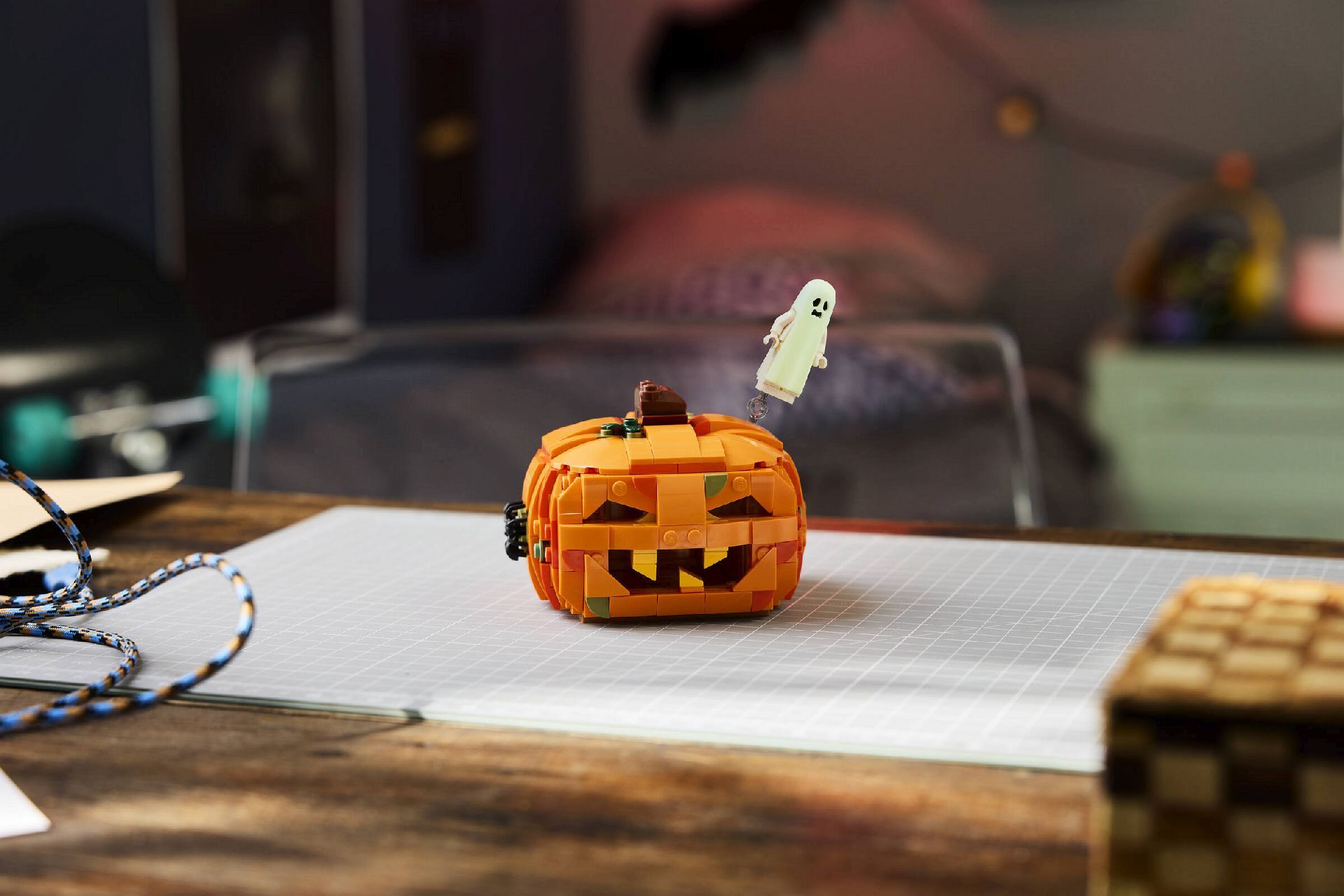 LEGO® Halloween Pumpkin Lantern
