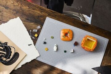 LEGO® Halloween Pumpkin Lantern
