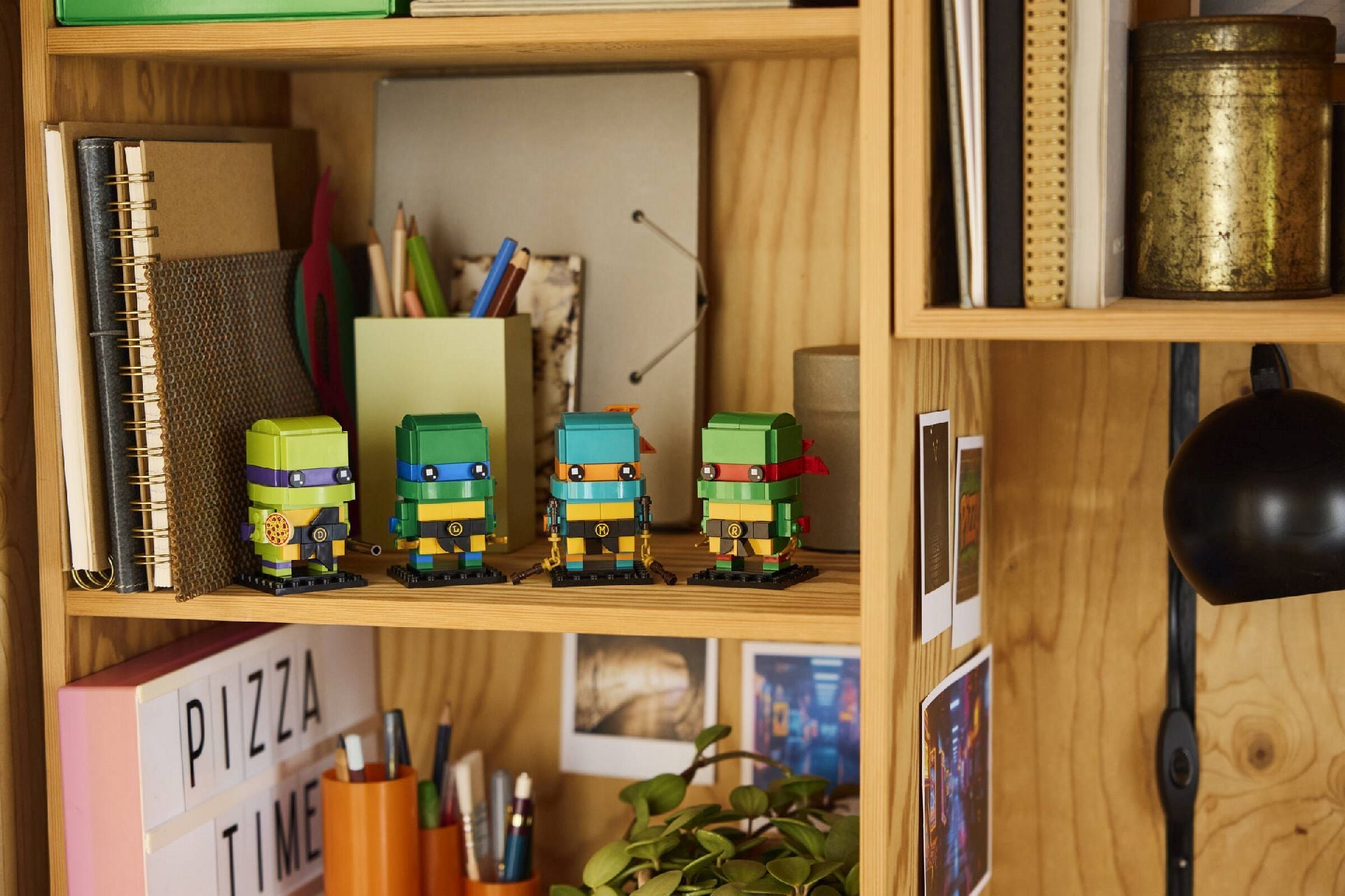 LEGO® Teenage Mutant Ninja Turtles Figures