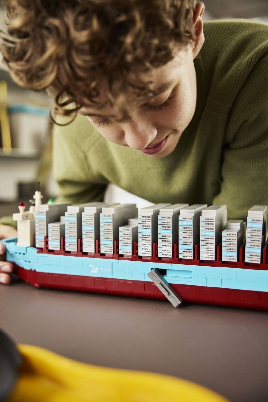 LEGO® Maersk Dual-Fuel Container Vessel