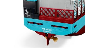 LEGO® Maersk Dual-Fuel Container Vessel