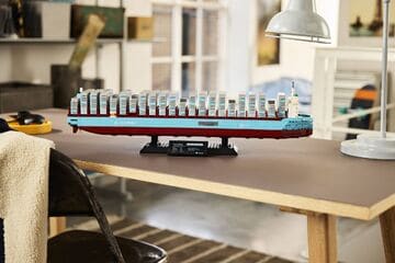 LEGO® Maersk Dual-Fuel Container Vessel