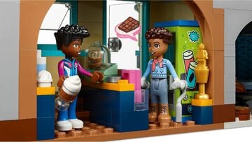LEGO® Holiday Ski Slope and Café