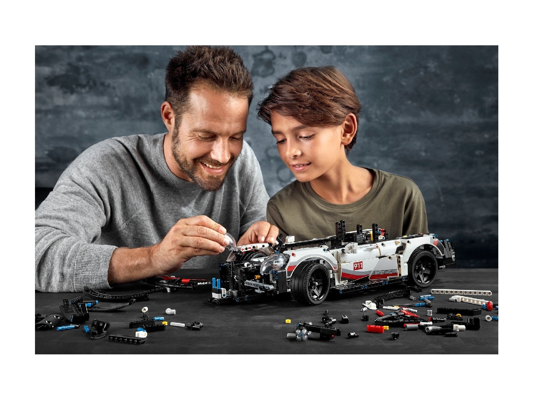 LEGO® Technic™ Porsche 911 RSR