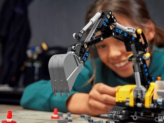 LEGO® Heavy-Duty Excavator