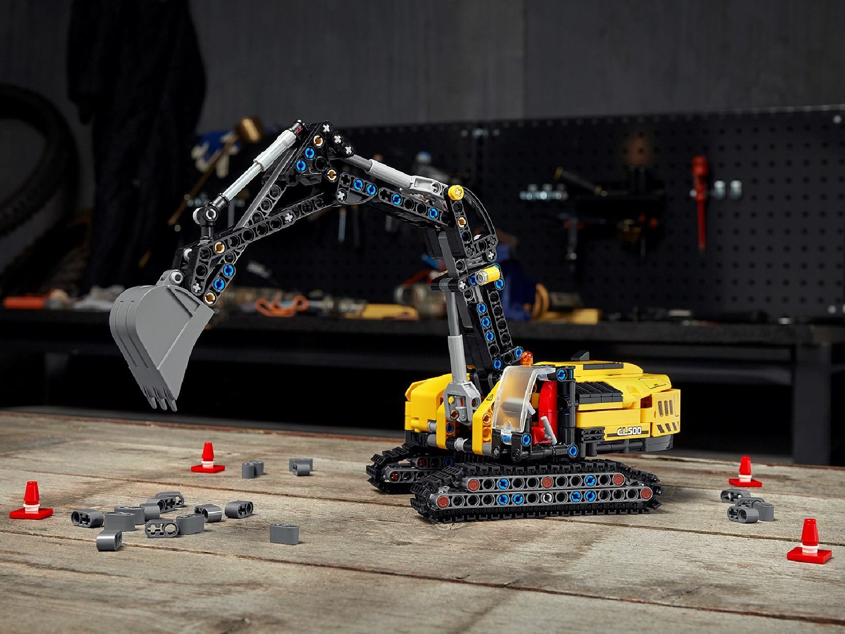 LEGO® Heavy-Duty Excavator