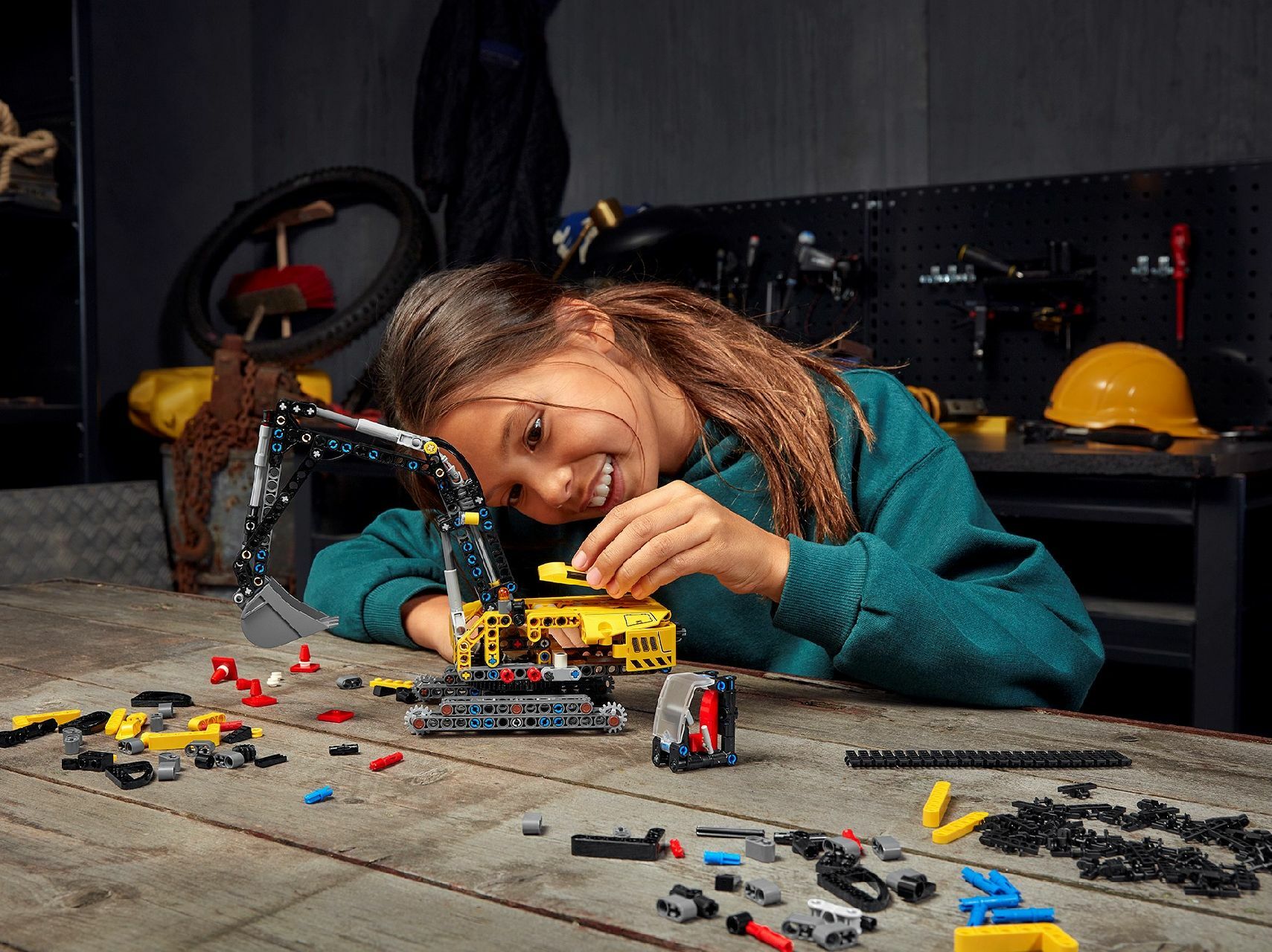 LEGO® Heavy-Duty Excavator
