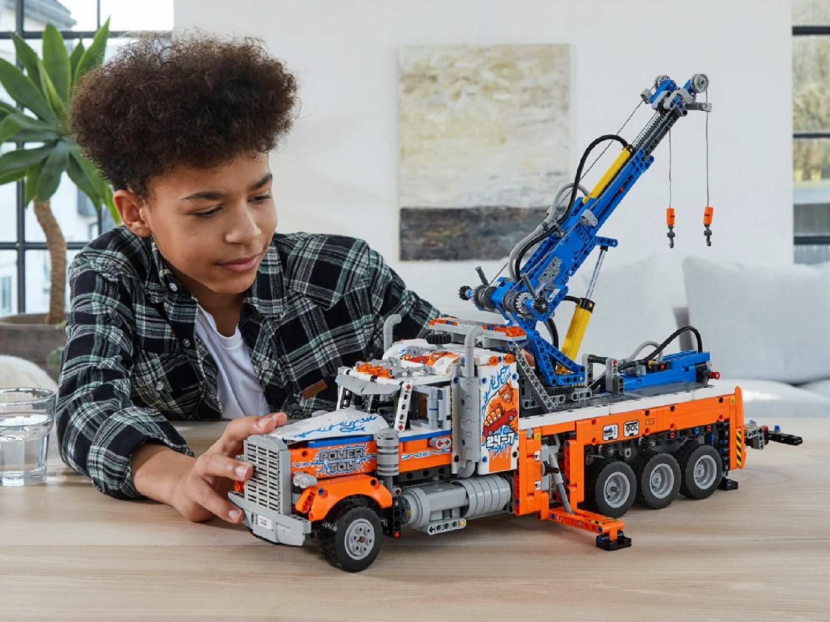 LEGO® Heavy-duty Tow Truck