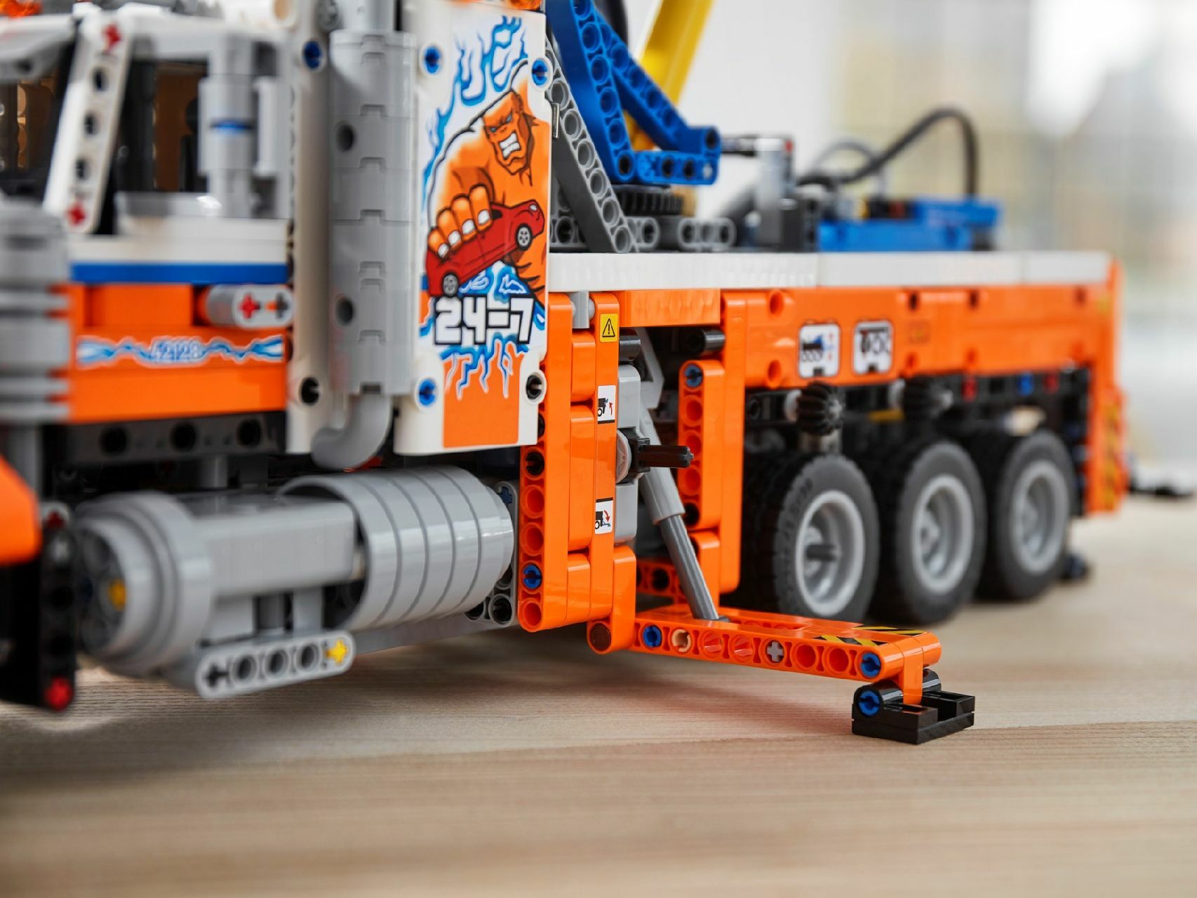 LEGO® Heavy-duty Tow Truck