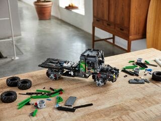 ليغو® تكنيك مجموعة بناء شاحنة زيتروس 4x4 من مرسيدس بنز