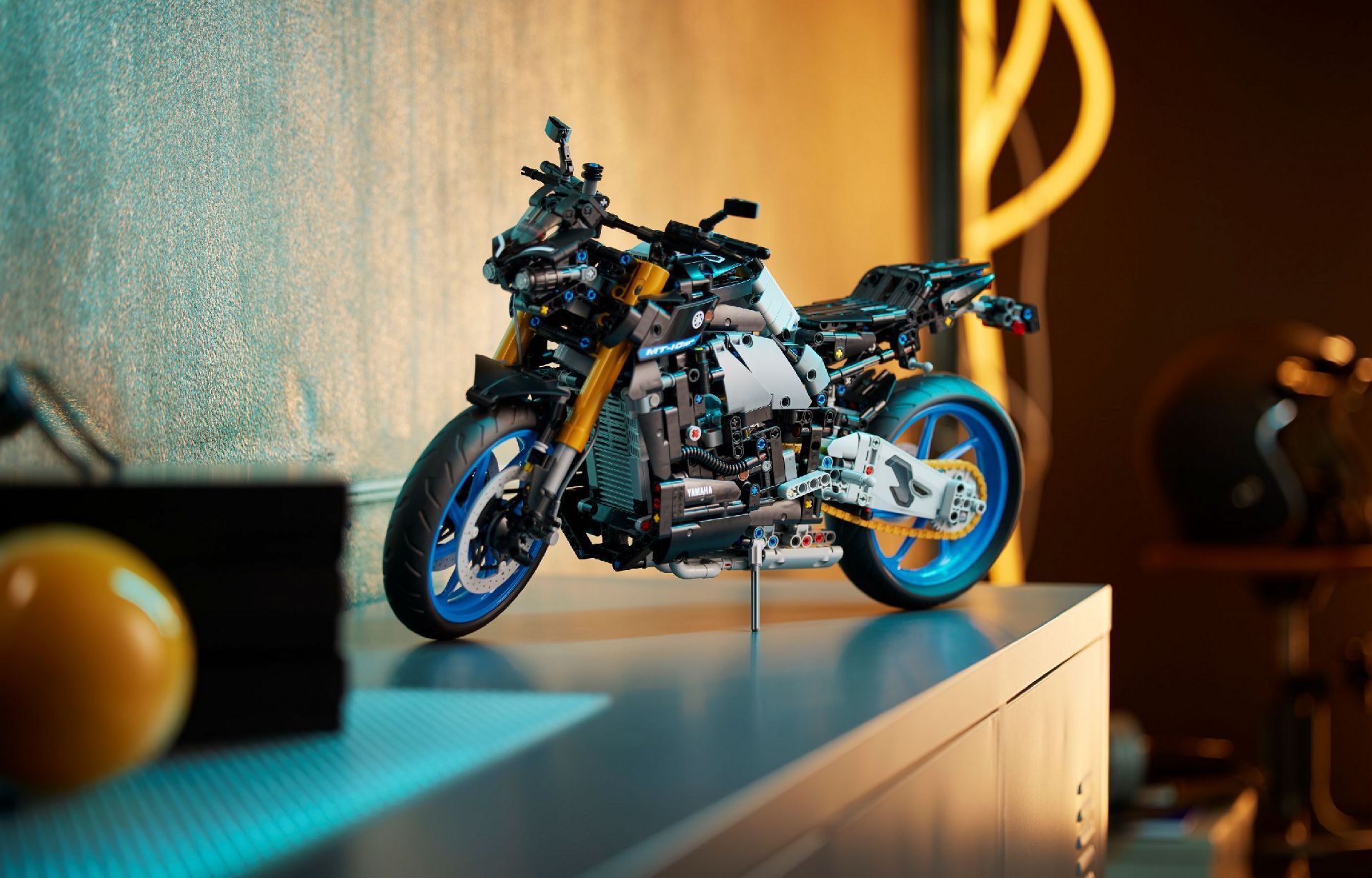 LEGO® Yamaha MT-10 SP